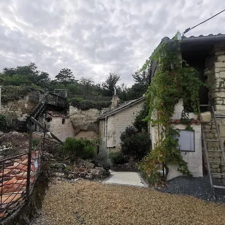 Tatil Evi Maison Troglodyte Saint-Leger-de-Montbrillais