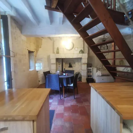 Tatil Evi Maison Troglodyte Saint-Leger-de-Montbrillais