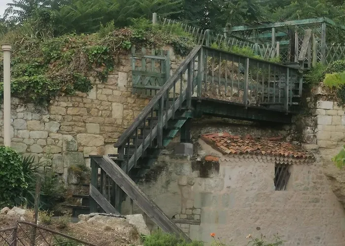 Maison Troglodyte 펜션 Saint-Leger-de-Montbrillais