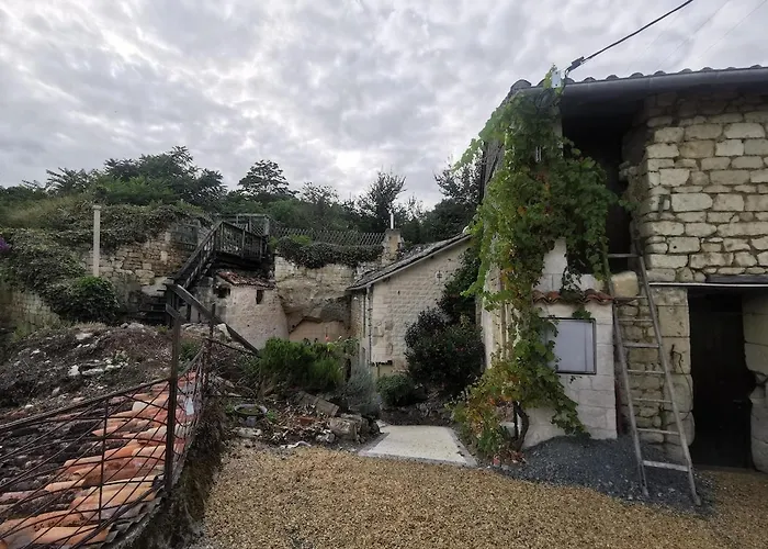 펜션 Maison Troglodyte Saint-Leger-de-Montbrillais