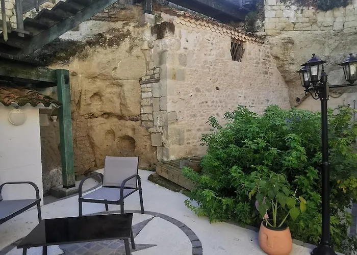 Maison Troglodyte Saint-Leger-de-Montbrillais