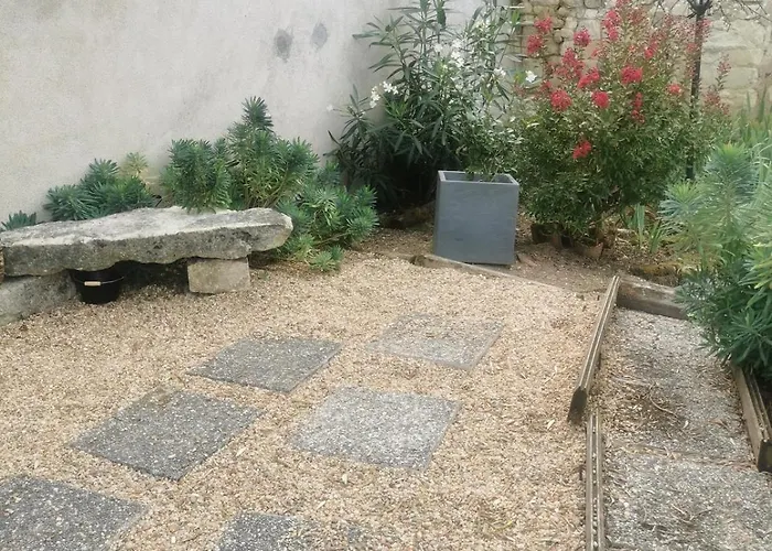 Maison Troglodyte * Saint-Leger-de-Montbrillais